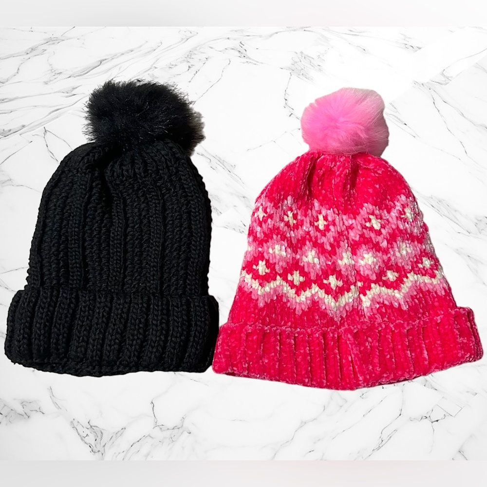 2 Women’s Knitted Pom Pom Beanie Hats